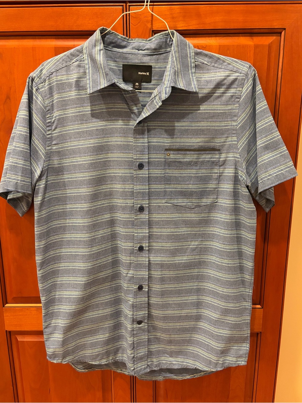 Hurley Men’s Blue Striped Short-Sleeve Button-Down Shirt